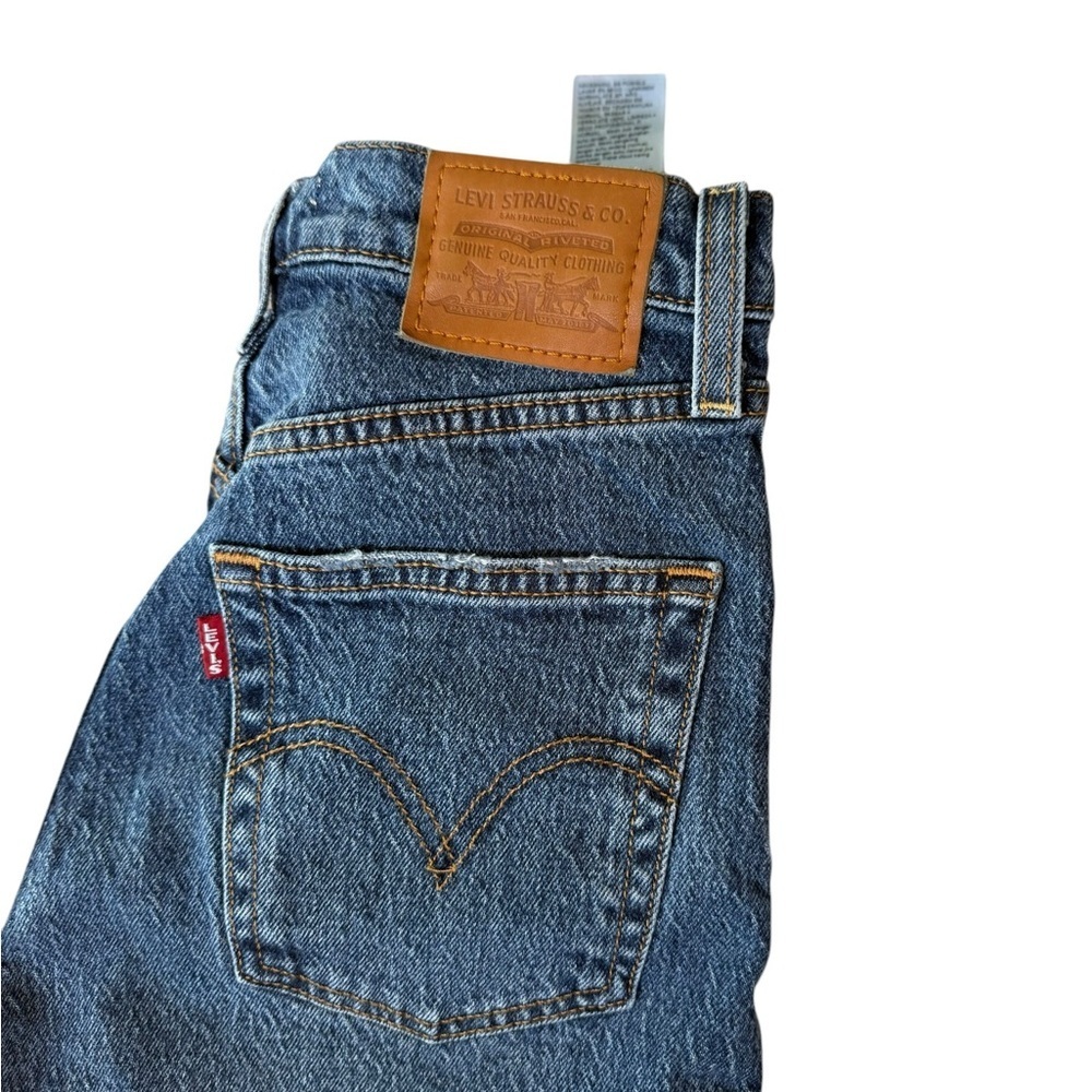 Levi's Light Blue High-Rise Cropped Straight Jeans - Picture 4 of 8